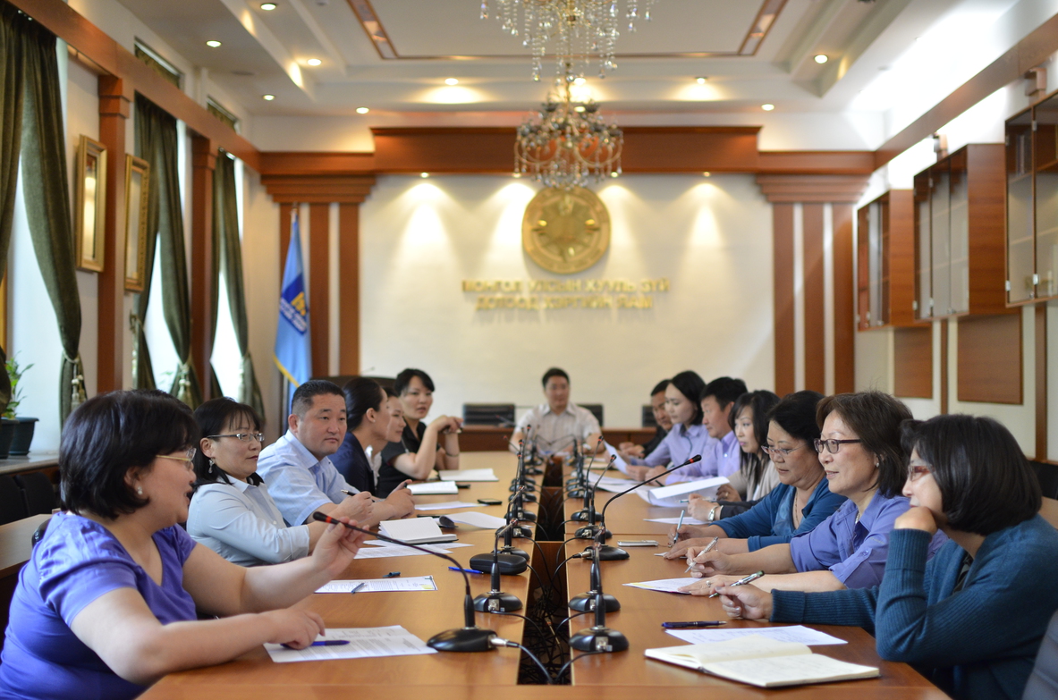 Besprechung im Ministerium Administration of Land Affairs, Construction, Geodesy and Cartography in Ulaanbaatar, Mongolei
